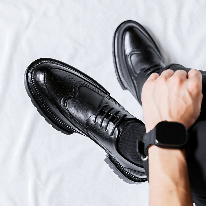 Herren Lederschuhe Brogue mit Plateausohle in Schwarz