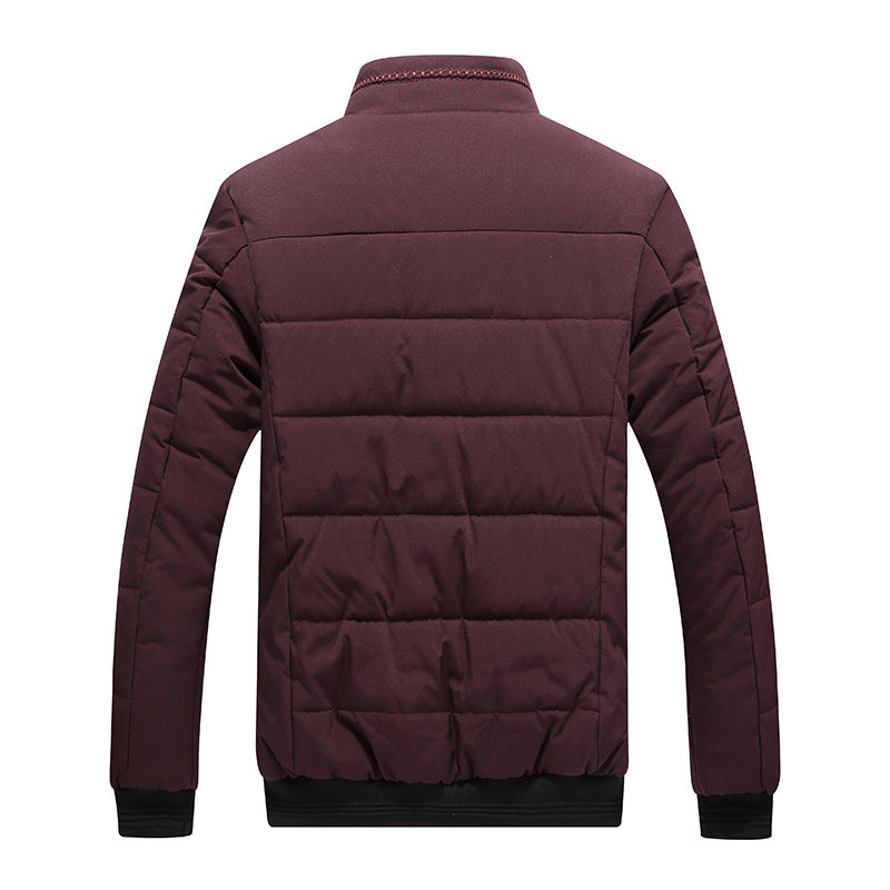 Gefütterte Herren Winterjacke mit Reissverschluss, Frontansicht