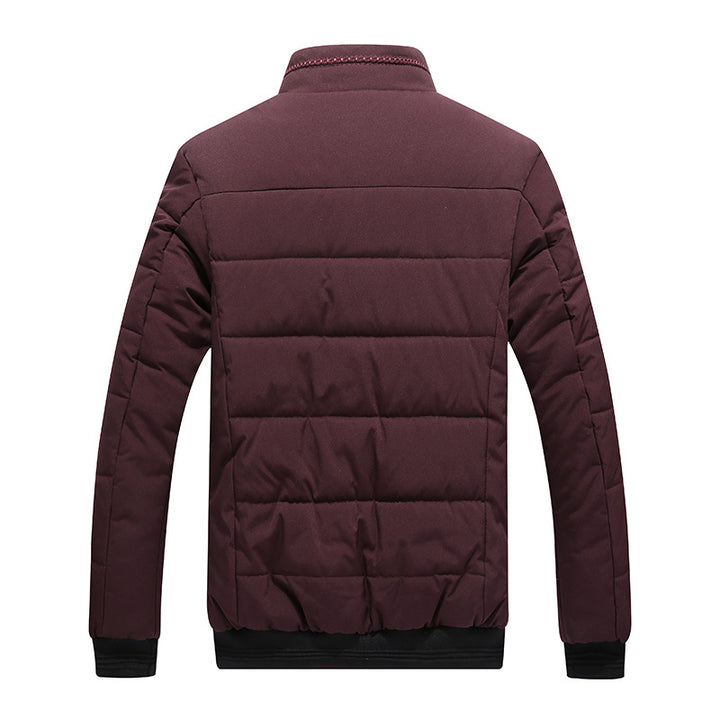 Gefütterte Herren Winterjacke mit Reissverschluss, Frontansicht