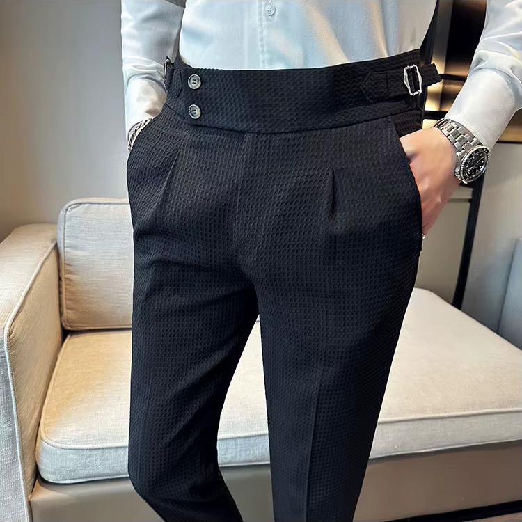 Julian | Herren Strukturhose mit Bundfalten und verstellbarem Bund