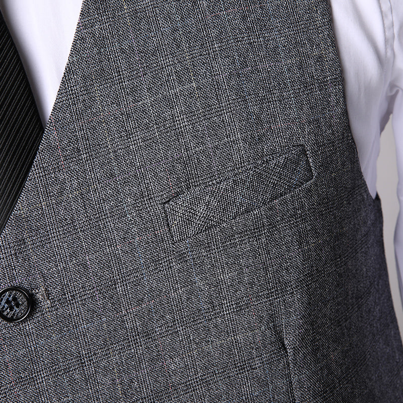 Dreiteiliger Herrenanzug mit Weste und Hose im Set