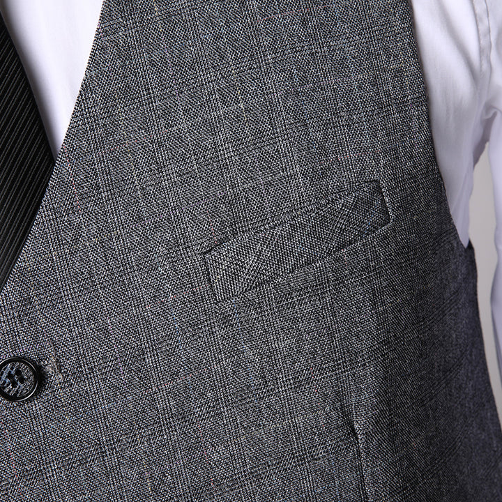 Dreiteiliger Herrenanzug mit Weste und Hose im Set