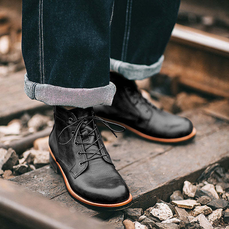Herren Retro Stiefeletten mit Schnürung in Schwarz