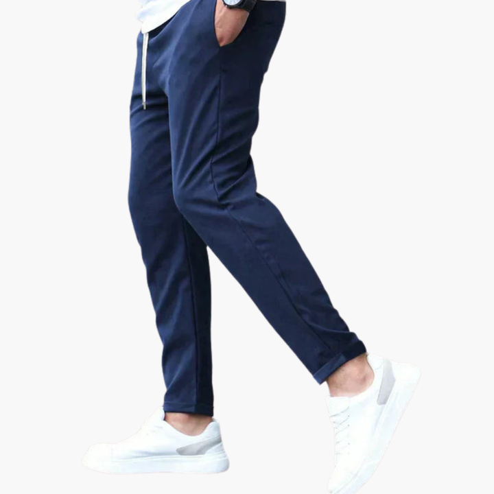 SwissFellas Herren Jogginghose mit Kordelzug und schmal zulaufendem Bein, reguläre Passform