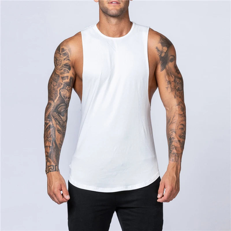 Herren Muskelshirt | Tief Ausgeschnittenes Ärmelloses Design | Perfekt für Training und Freizeit