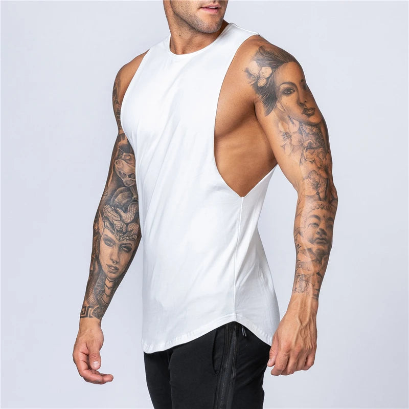 Herren Muskelshirt | Tief Ausgeschnittenes Ärmelloses Design | Perfekt für Training und Freizeit