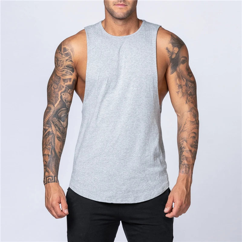 Herren Muskelshirt | Tief Ausgeschnittenes Ärmelloses Design | Perfekt für Training und Freizeit