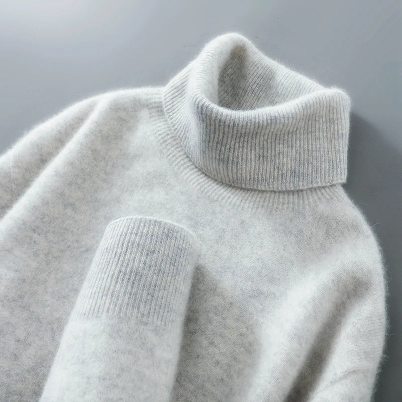 Herren Rollkragenpullover mit schmalem Schnitt, Frontansicht