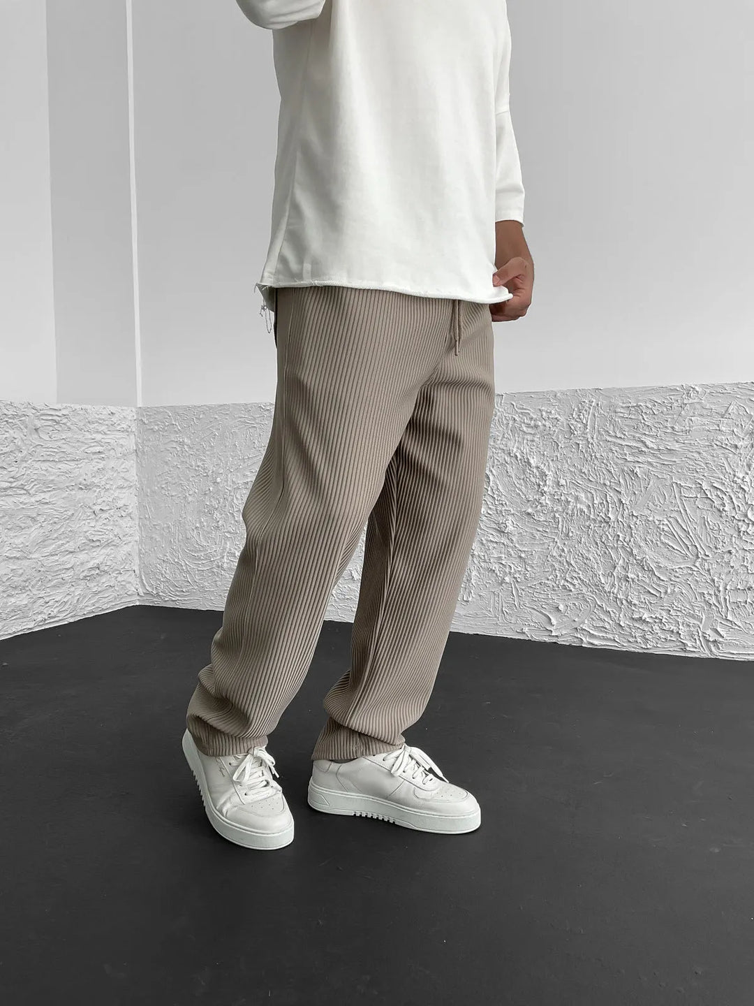 Leon | Herren Loungehose mit vertikalen Streifen und weitem Bein