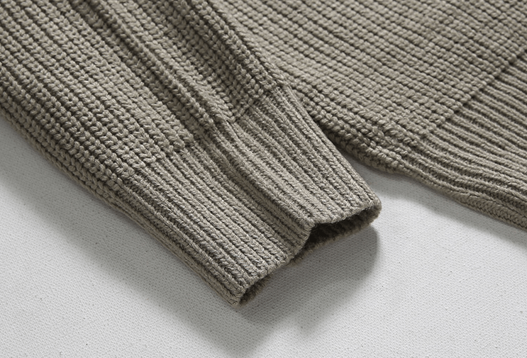 Strickpullover mit Halbreißverschluss am Kragen