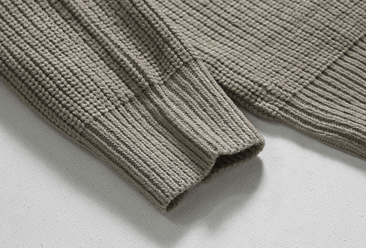 Strickpullover mit Halbreißverschluss am Kragen